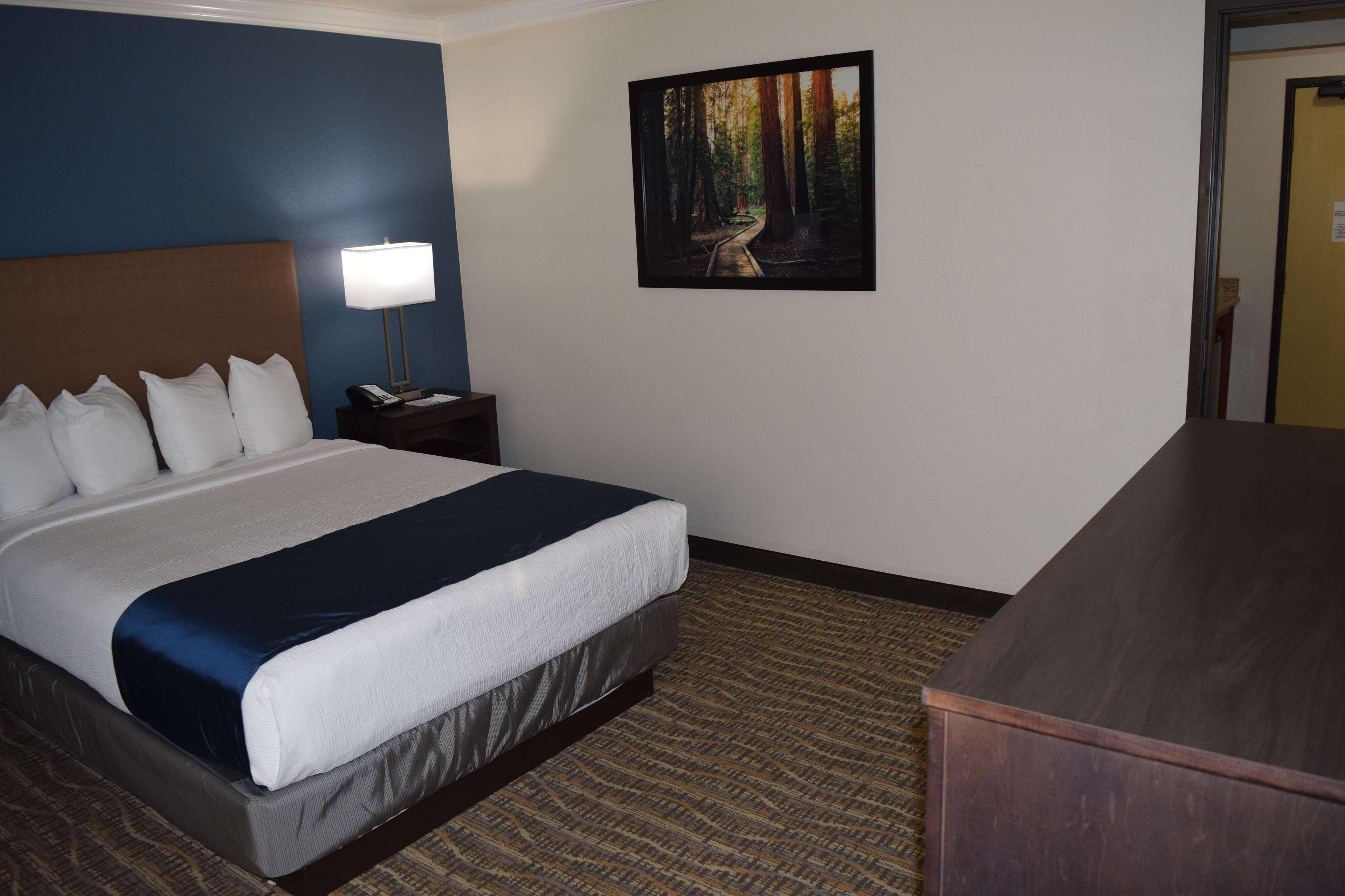 Suite, Best Western Town & Country Lodge 2/10