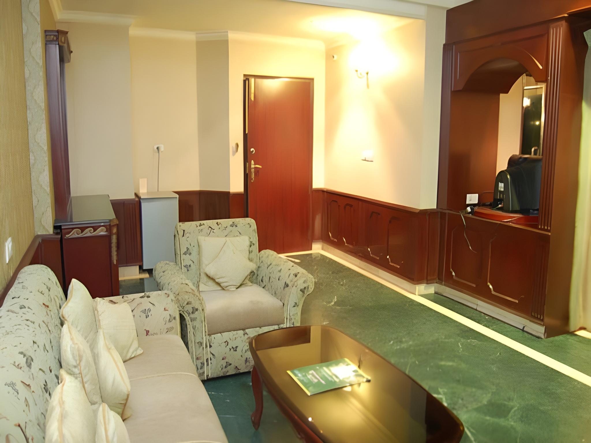 Hotel Diplomat Residency 34/46