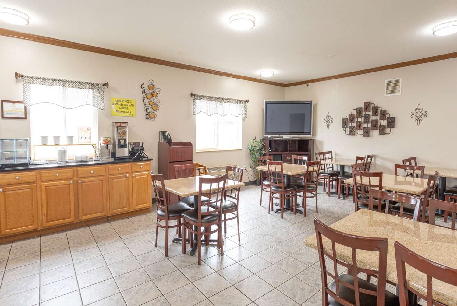 Super 8 By Wyndham Big Rapids 16/29