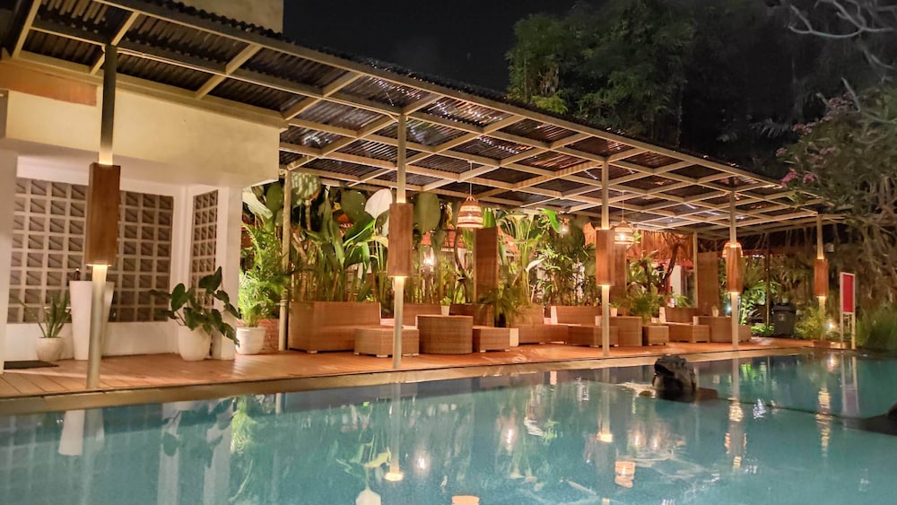 Paku Mas Hotel 2/41
