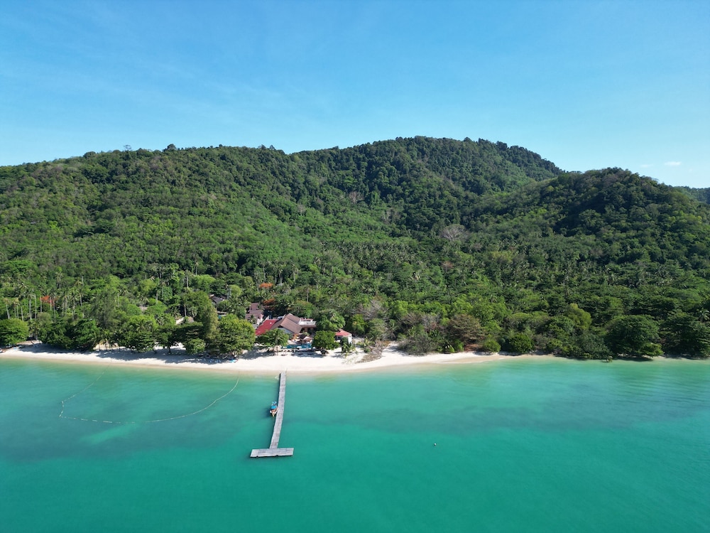 Cruiser Island Resort by Swiss-Belhotel 85/95
