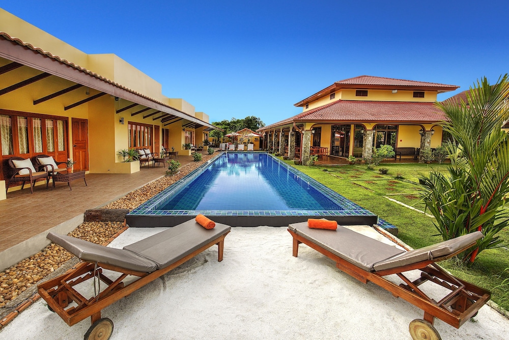 Taratai Villa 15/57