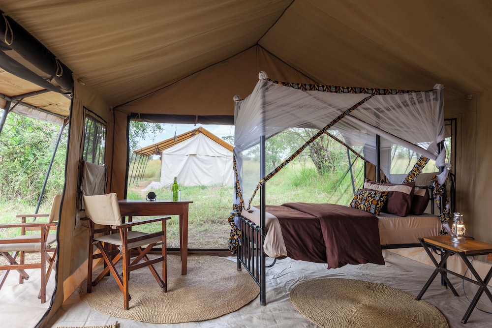 Gnu Mara River Camp 19/50