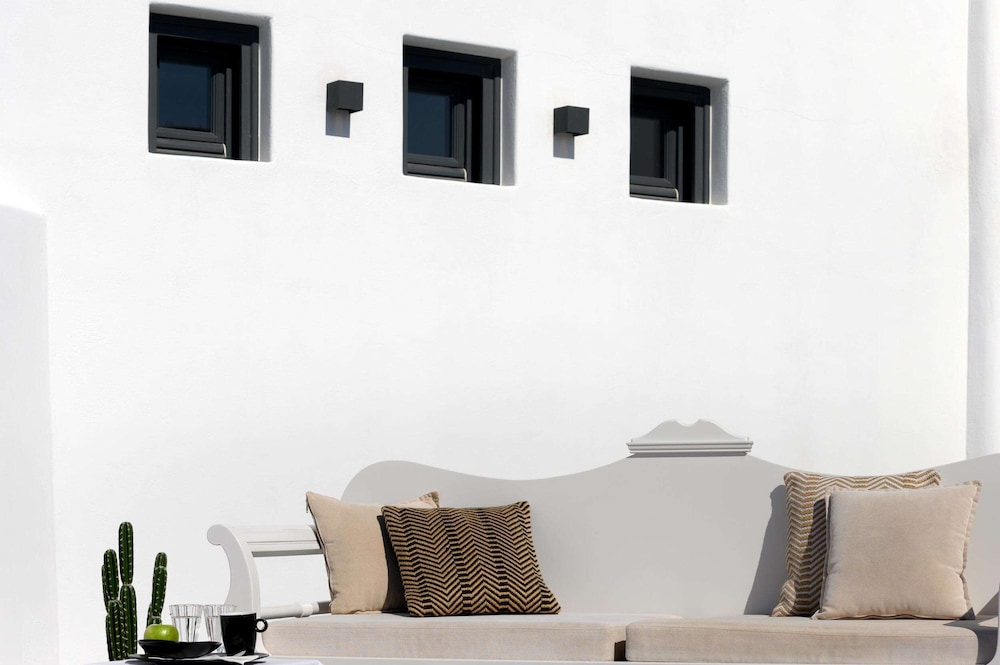 Santolia Art Suites Santorini 2/56
