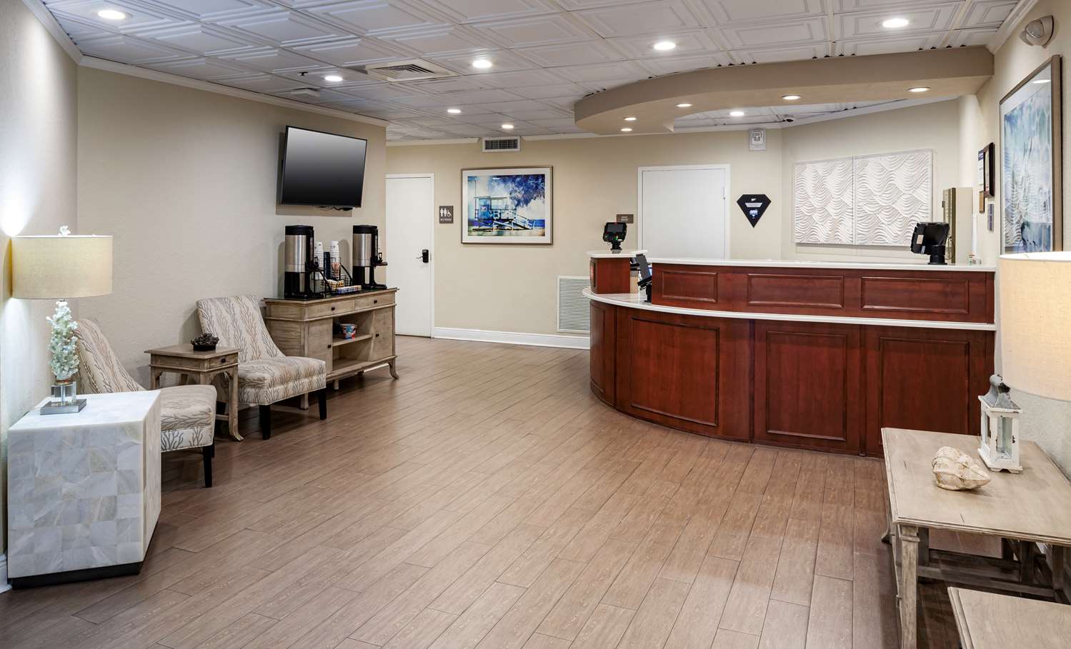 New Smyrna Beach Hotel & Suites 6/24