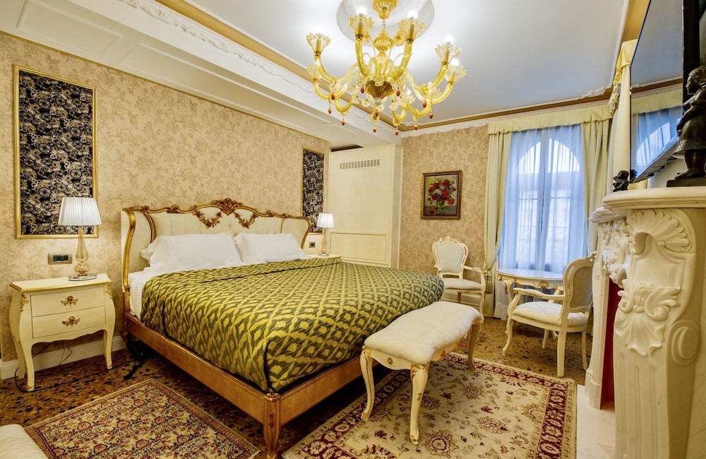 Ego Boutique - The Silk Road 18/50