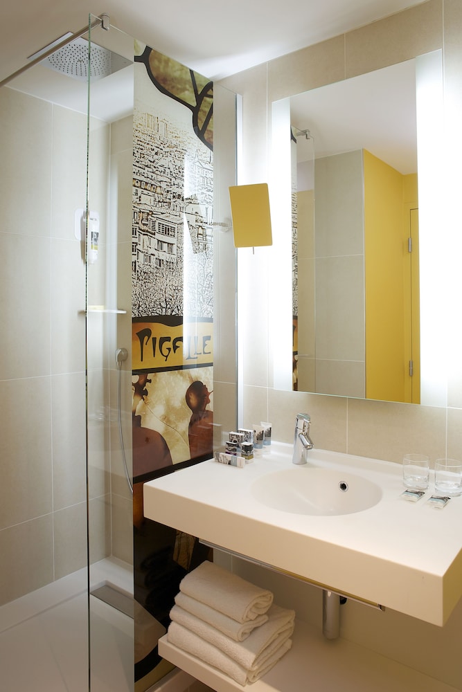 Mercure Paris Pigalle Sacre Coeur 67/67