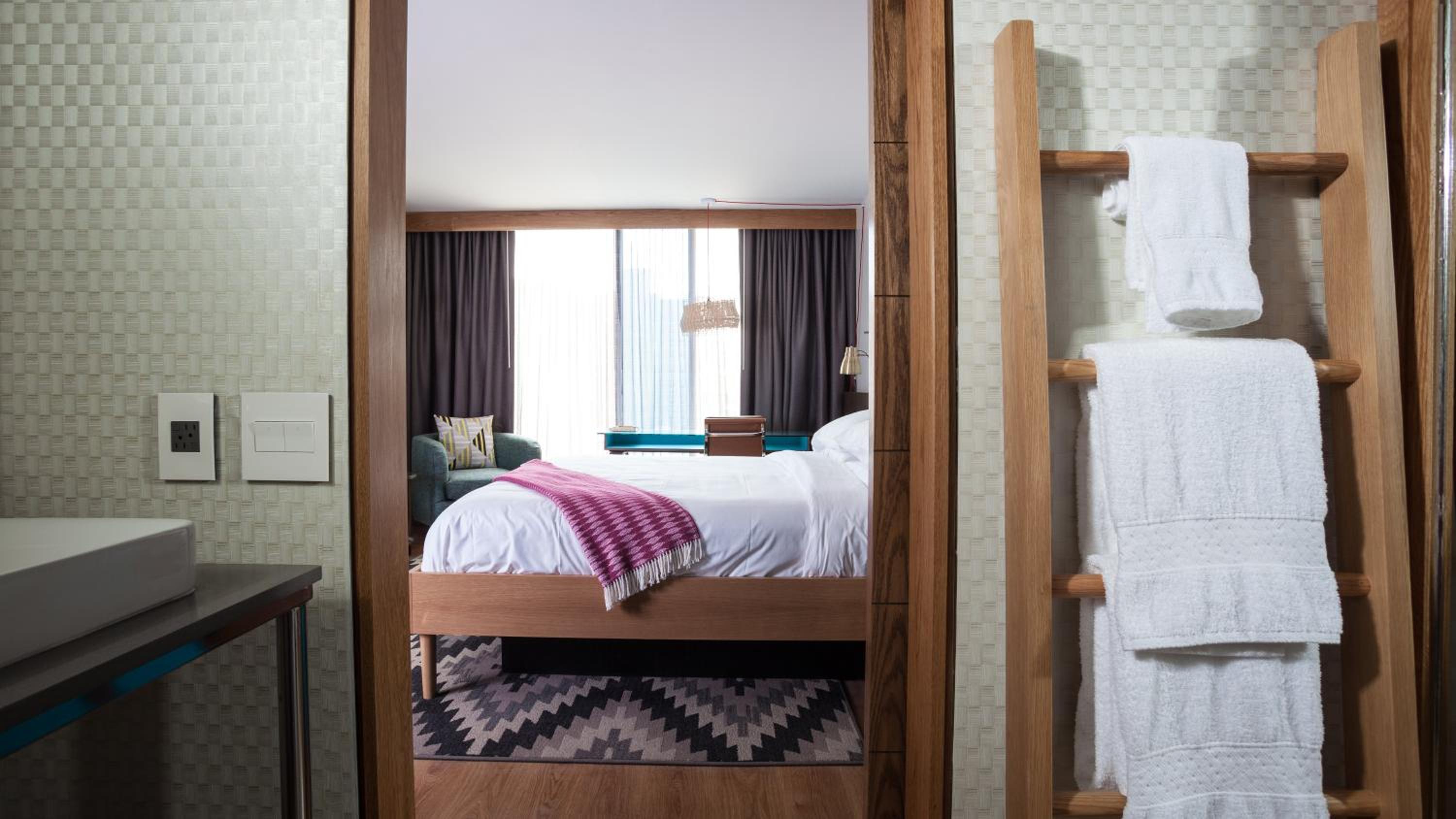 HAMPTON INN AND SUITES BARSTOW