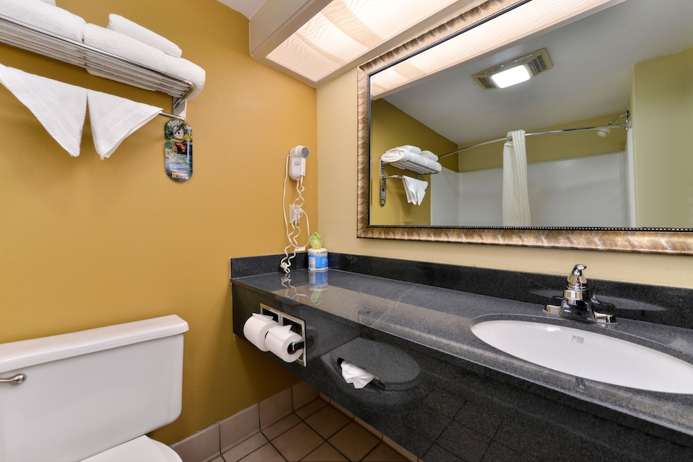 Best Western Kiva Inn 18/38