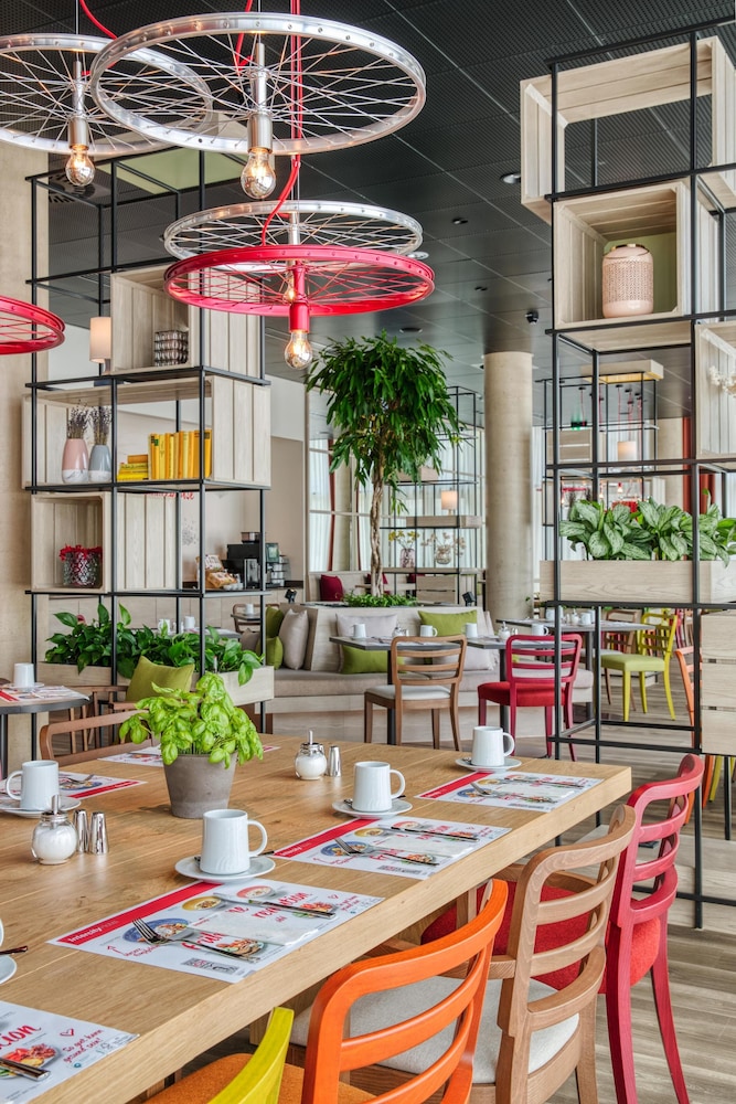 Intercityhotel Saarbrucken 34/50