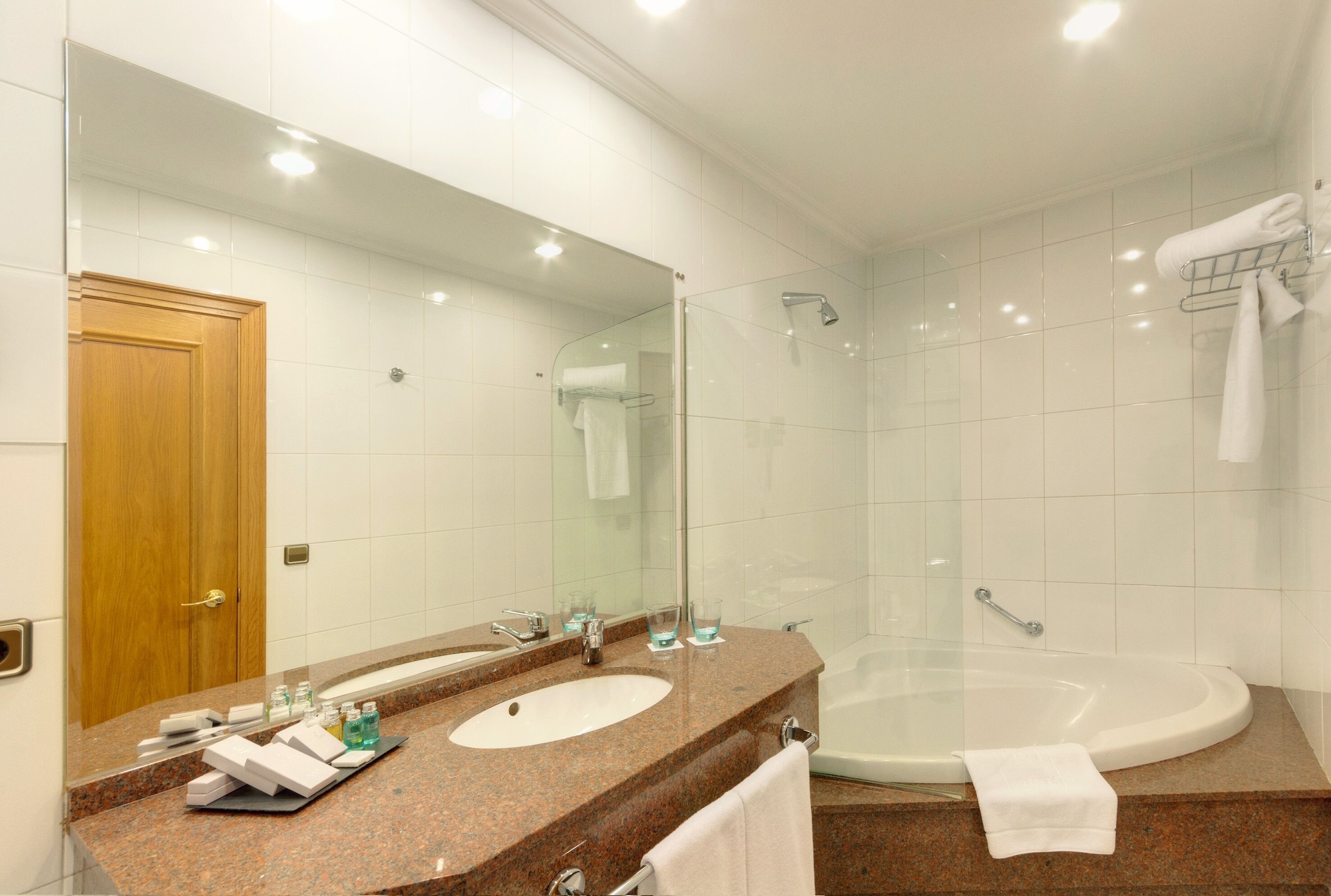 جناح جونيور بسرير كوين مع أريكة، Hotel Vigo Los Galeones Affiliated By Melia 10/10