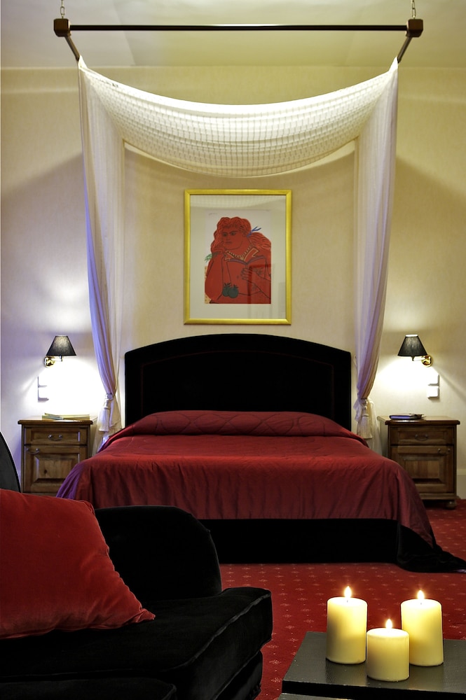 Country Club Hotel & Suites 16/75
