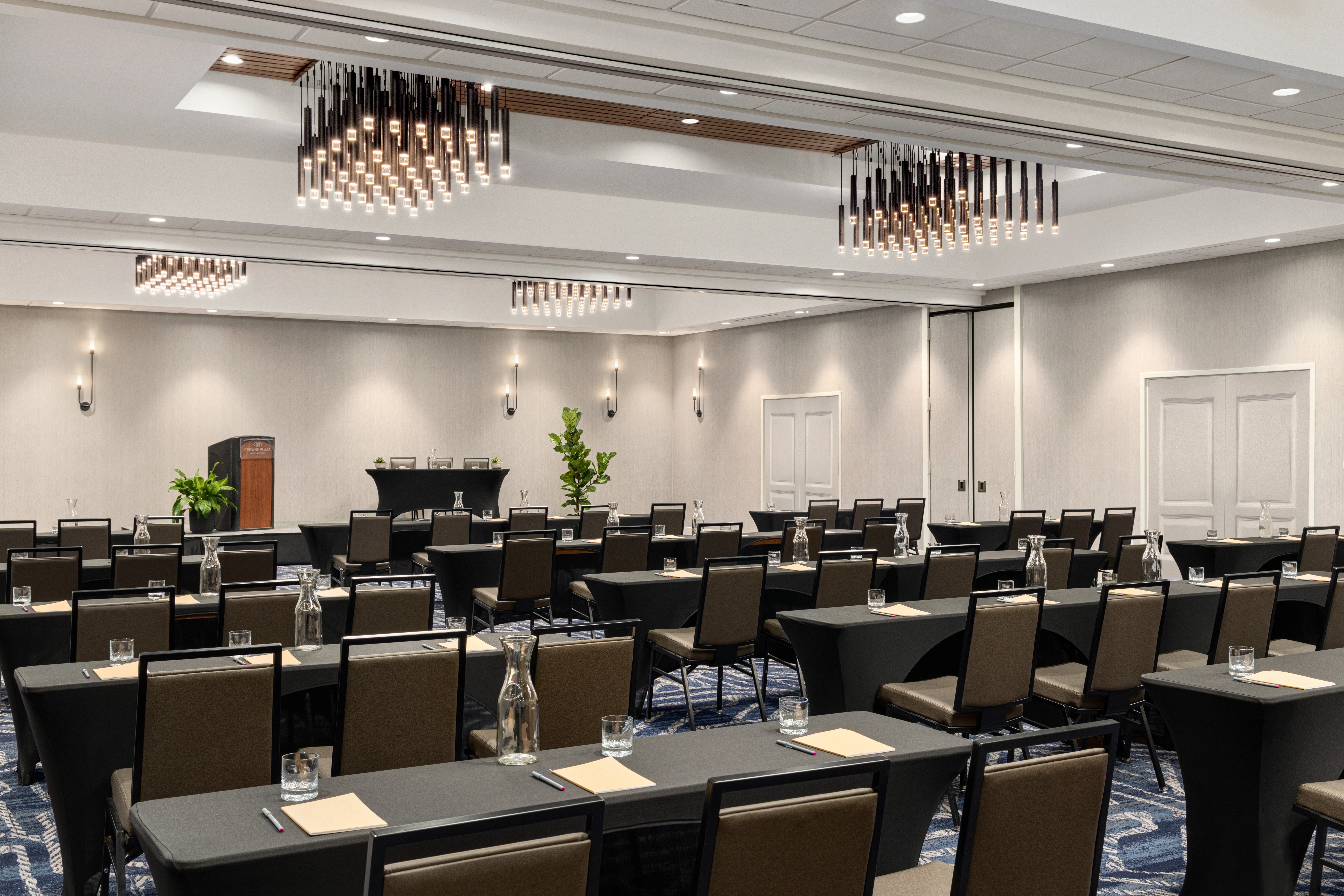 Crowne Plaza Virginia Beach Town Center 69/75