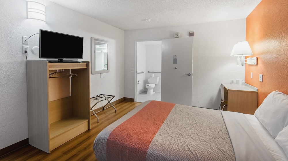 Motel6 Medford, OR - North 28/52