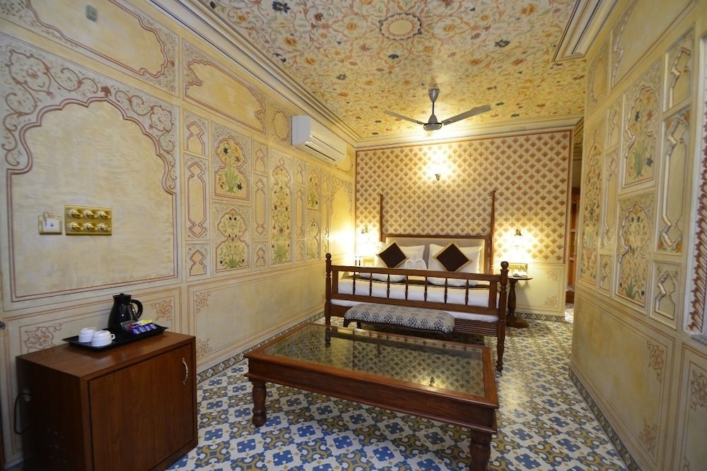 Neemrana S Hill Fort Kesroli 9/47