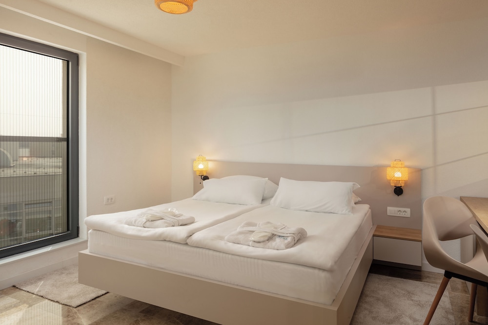 SeeSea Hotel 22/65