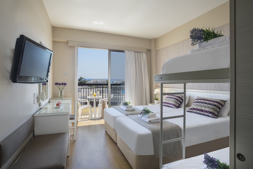 Pavlo Napa Beach Hotel 39/62