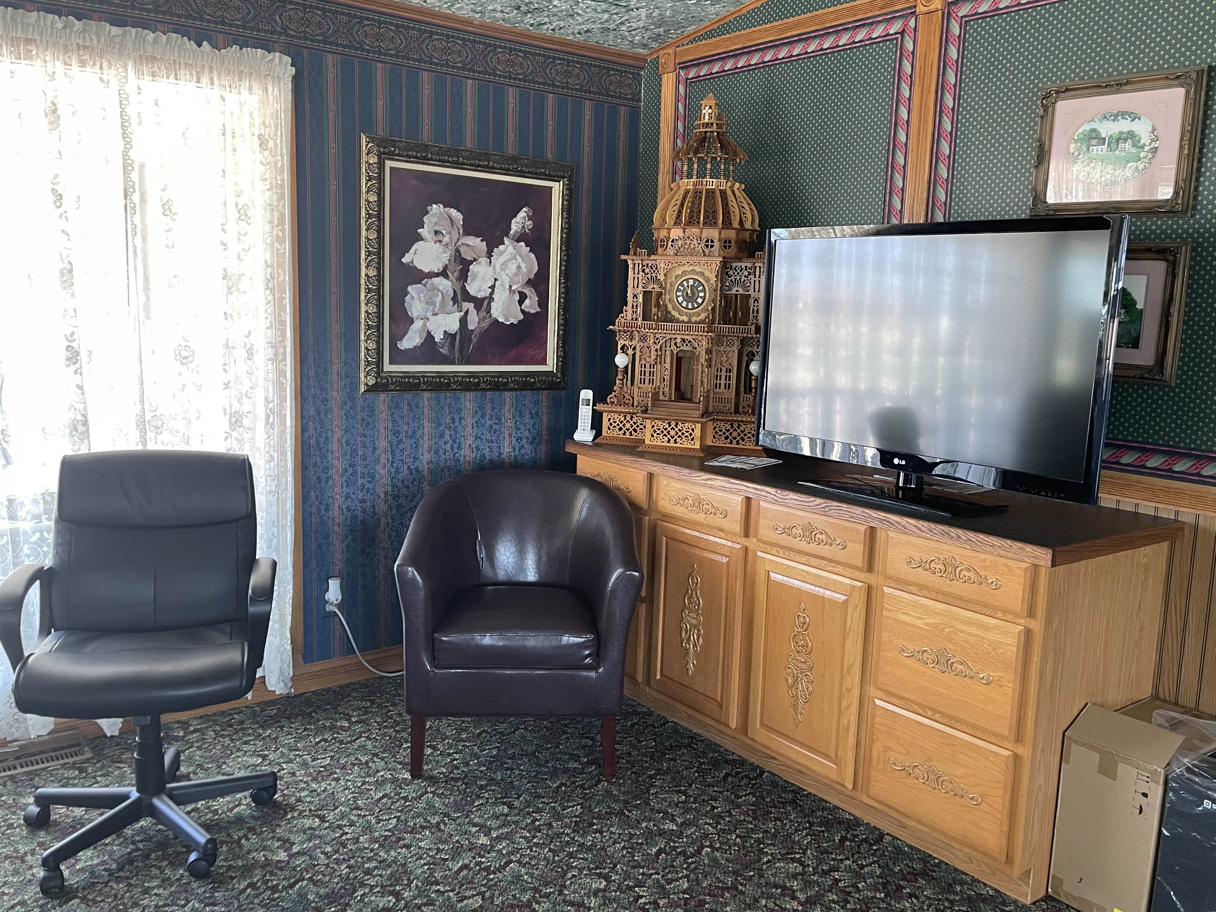 Victorian Inn Motel & Suites 31/48