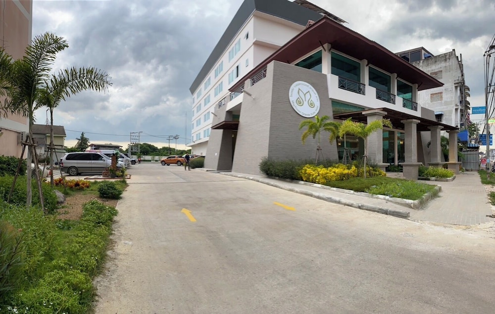 Mayflower Grande Hotel Phitsanulok 38/42