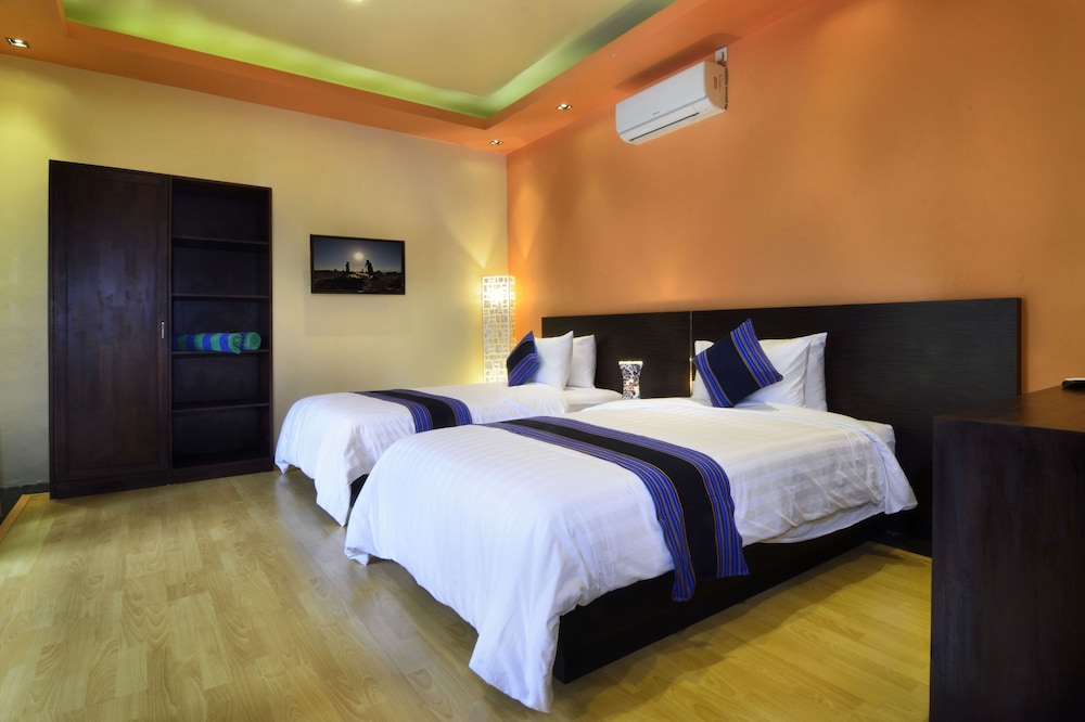 KIES VILLAS LOMBOK 19/67