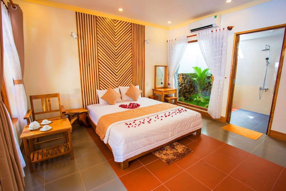 Little Garden Bungalow 33/65