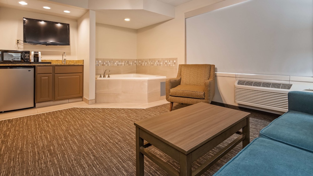 Best Western Plus Hudson I-94 16/28