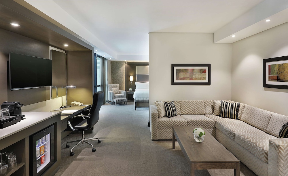 Legend Hotel Lagos Airport Curio Collection By Hilton 39/81