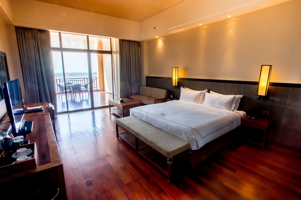 Landmark Mekong Riverside Hotel 12/44