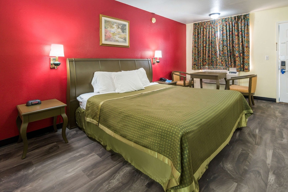 Rodeway Inn Ranger I-20 9/20