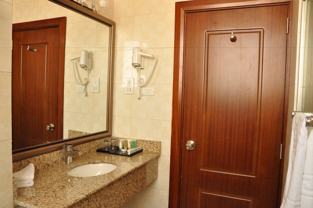 Addissinia Hotel 49/51