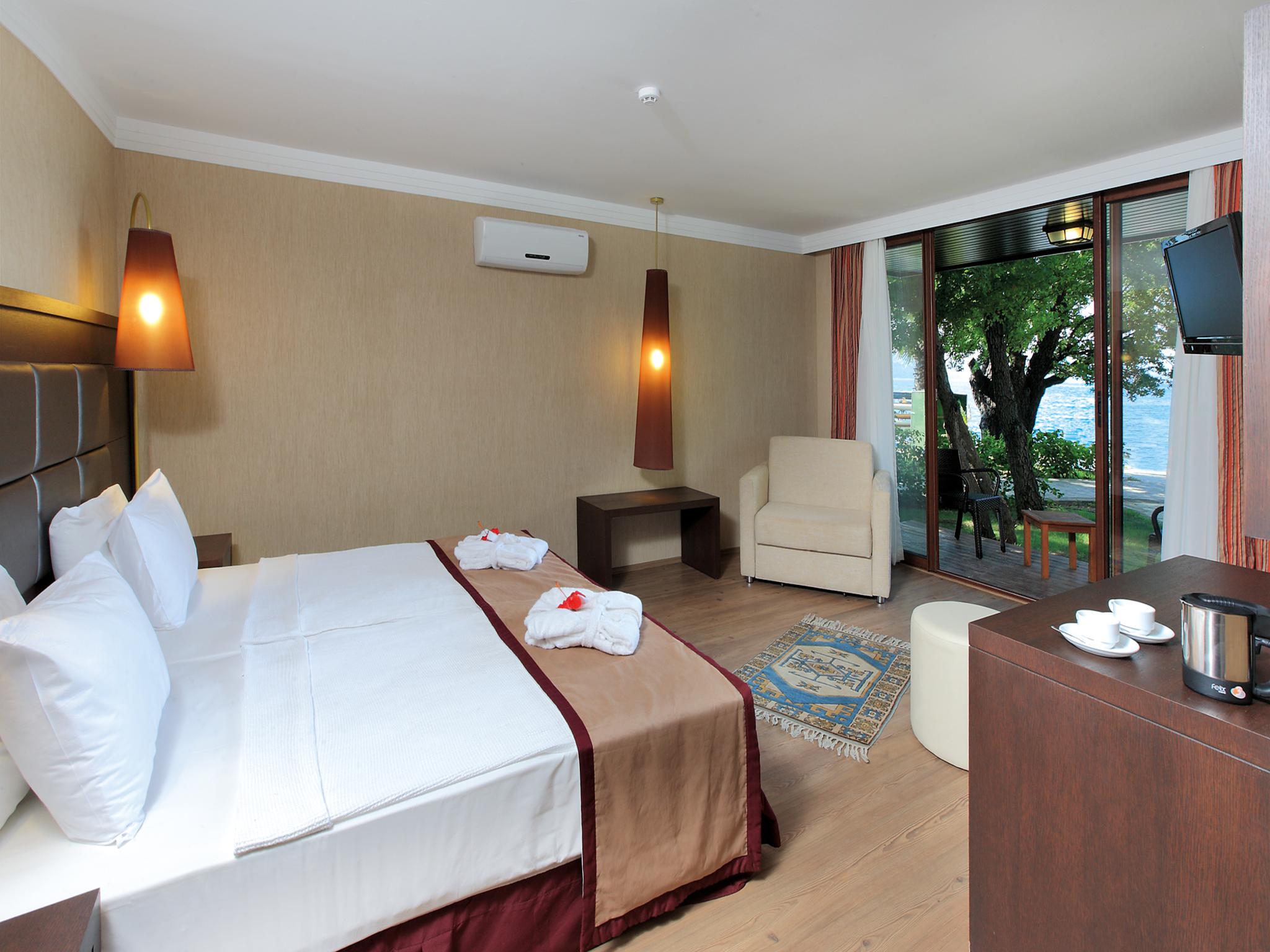 Fortezza Beach Resort 11/55