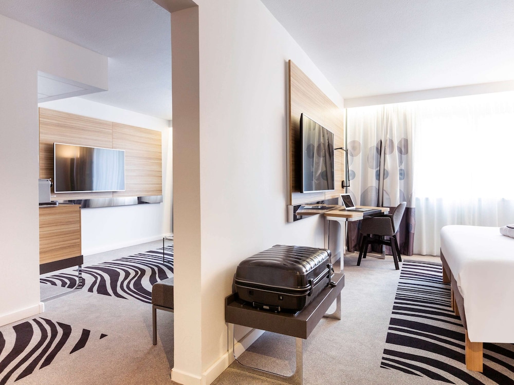 NOVOTEL LIMOGES LE LAC 46/72