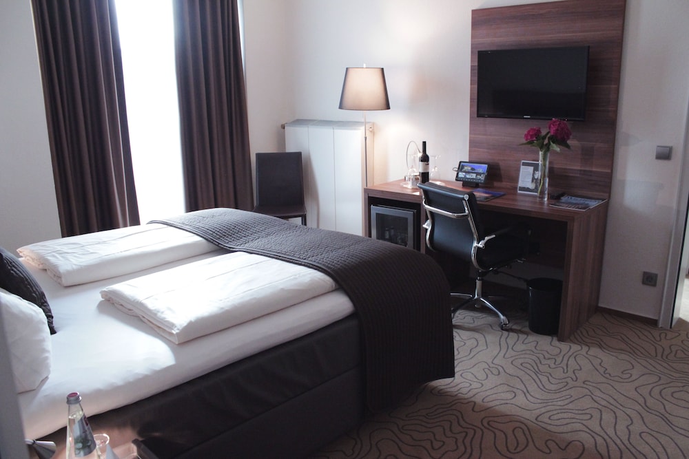 Schlosshotel Bad Wilhelmshohe 44/50