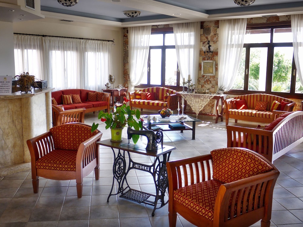 Areti Aparthotel 65/75