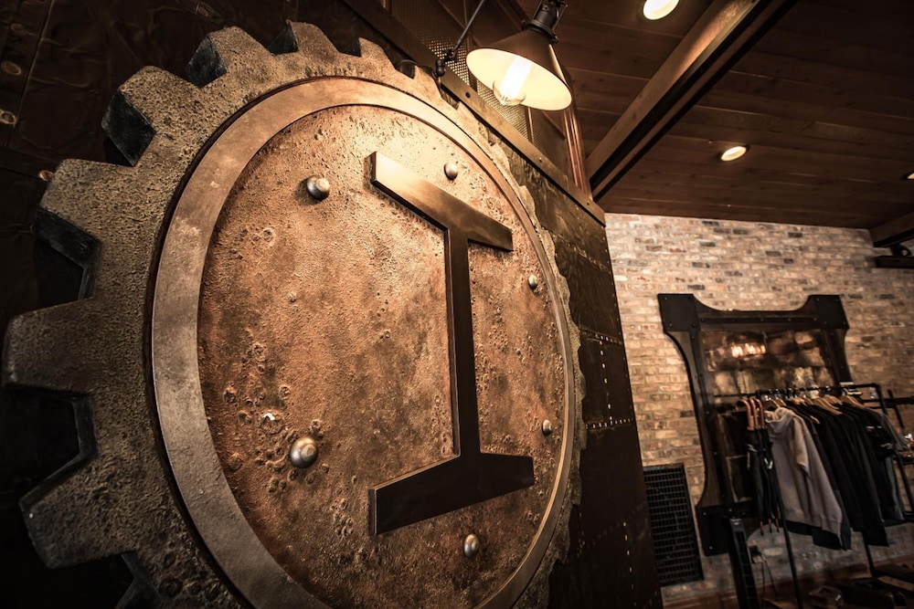 Ironworks Hotel 27/48
