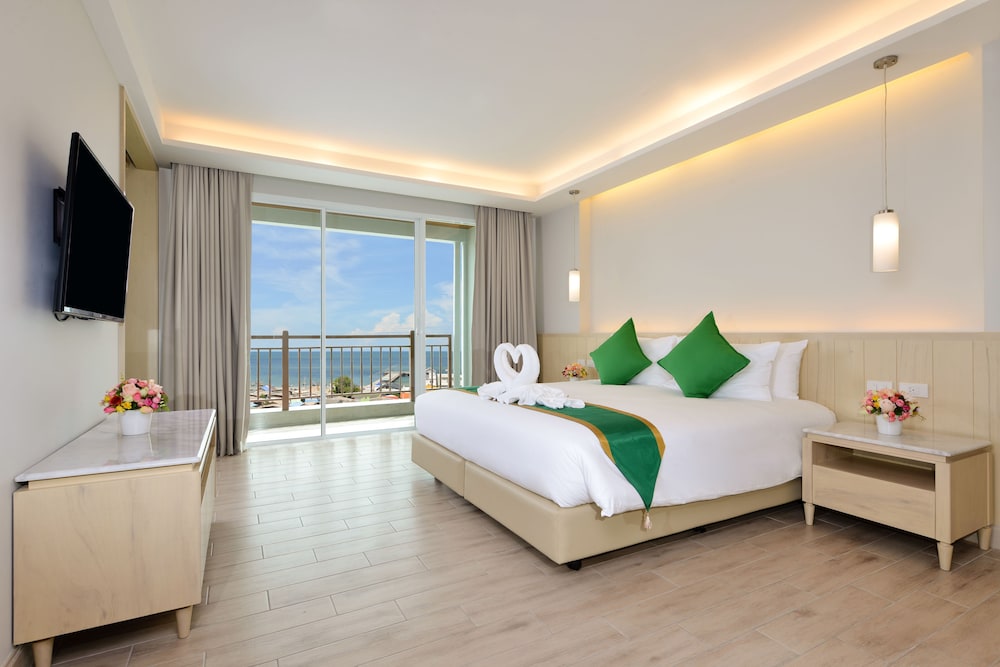 PREMIER DELUXE SEA VIEW KING