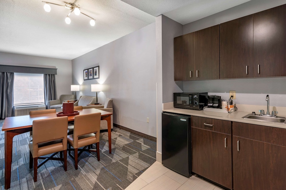 Comfort Suites Olive Branch - Memphis South 35/43