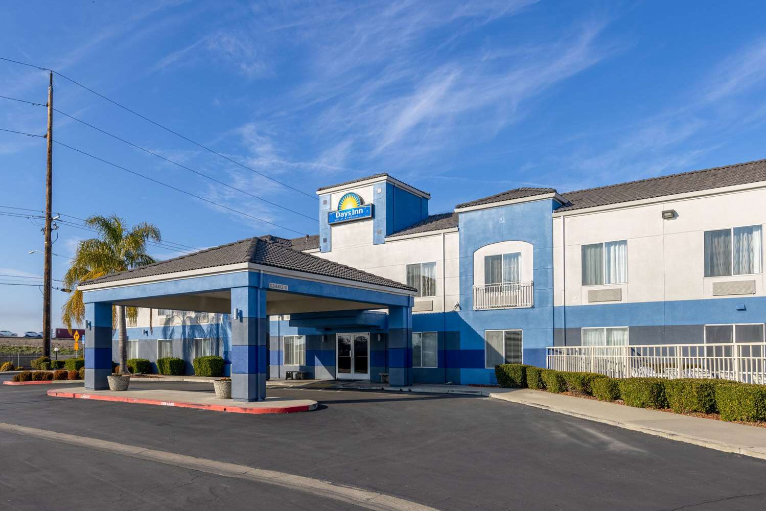 Days Inn by Wyndham Lathrop 28/37