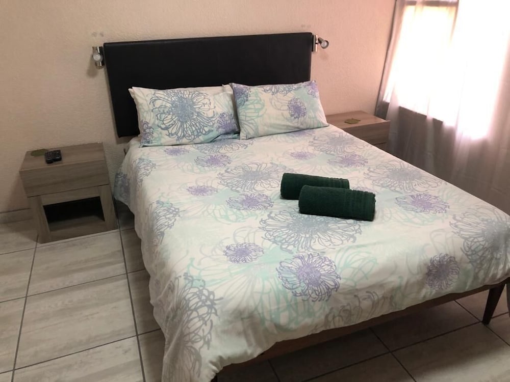 Amies Self-Catering Apartments 5/30
