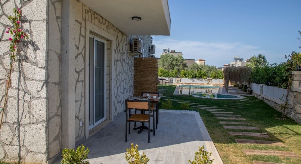 Urla 1867 Hotel 38/50