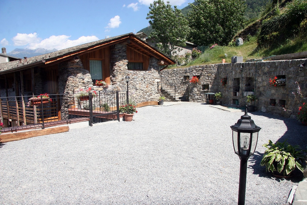 Ostello Del Castello Tirano 45/50