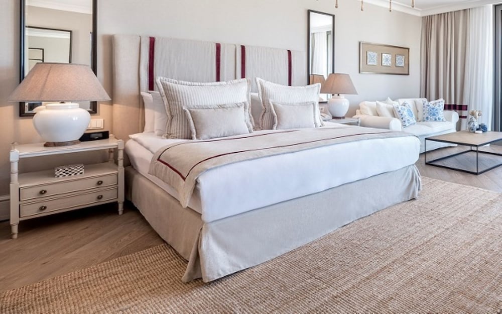 DELUXE SEAVIEW BALCONY ROOM