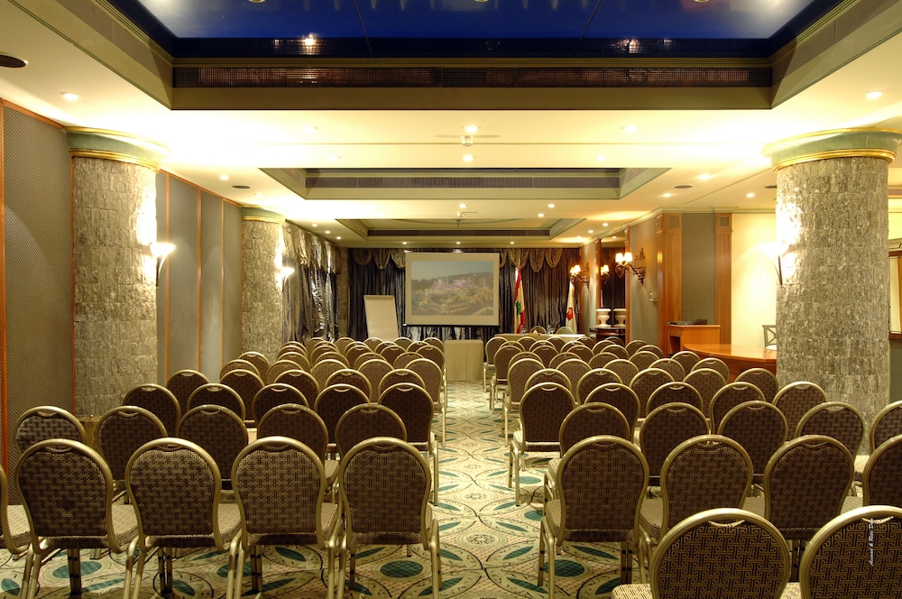 Regency Palace 59/71