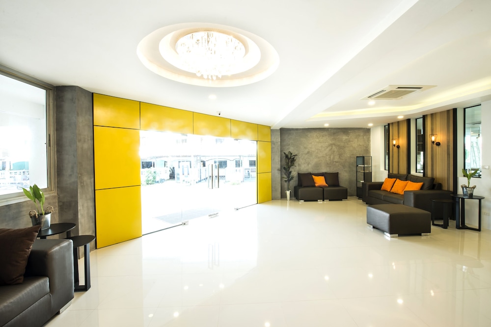 The Circle Hotel 9/64