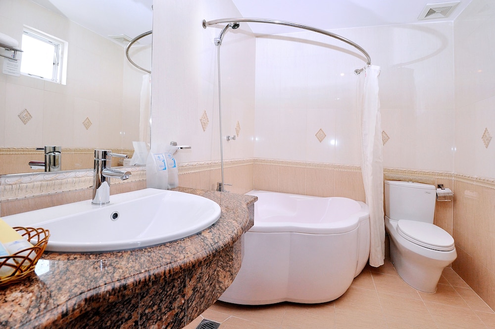 Tan Hoang Long Hotel 17/22