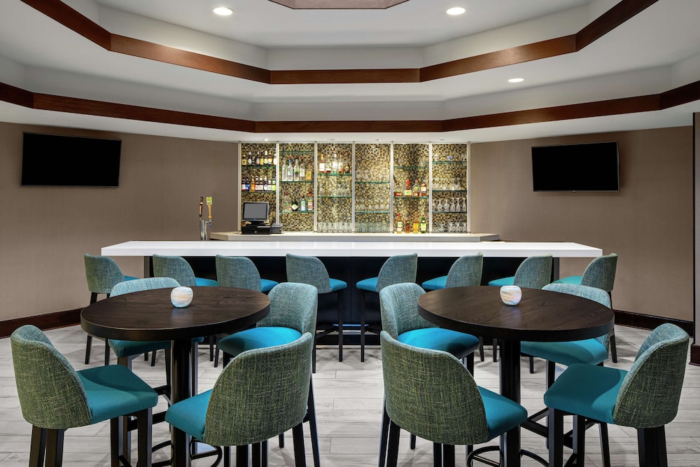 DoubleTree Suites by Hilton Charlotte SouthPark 37/60