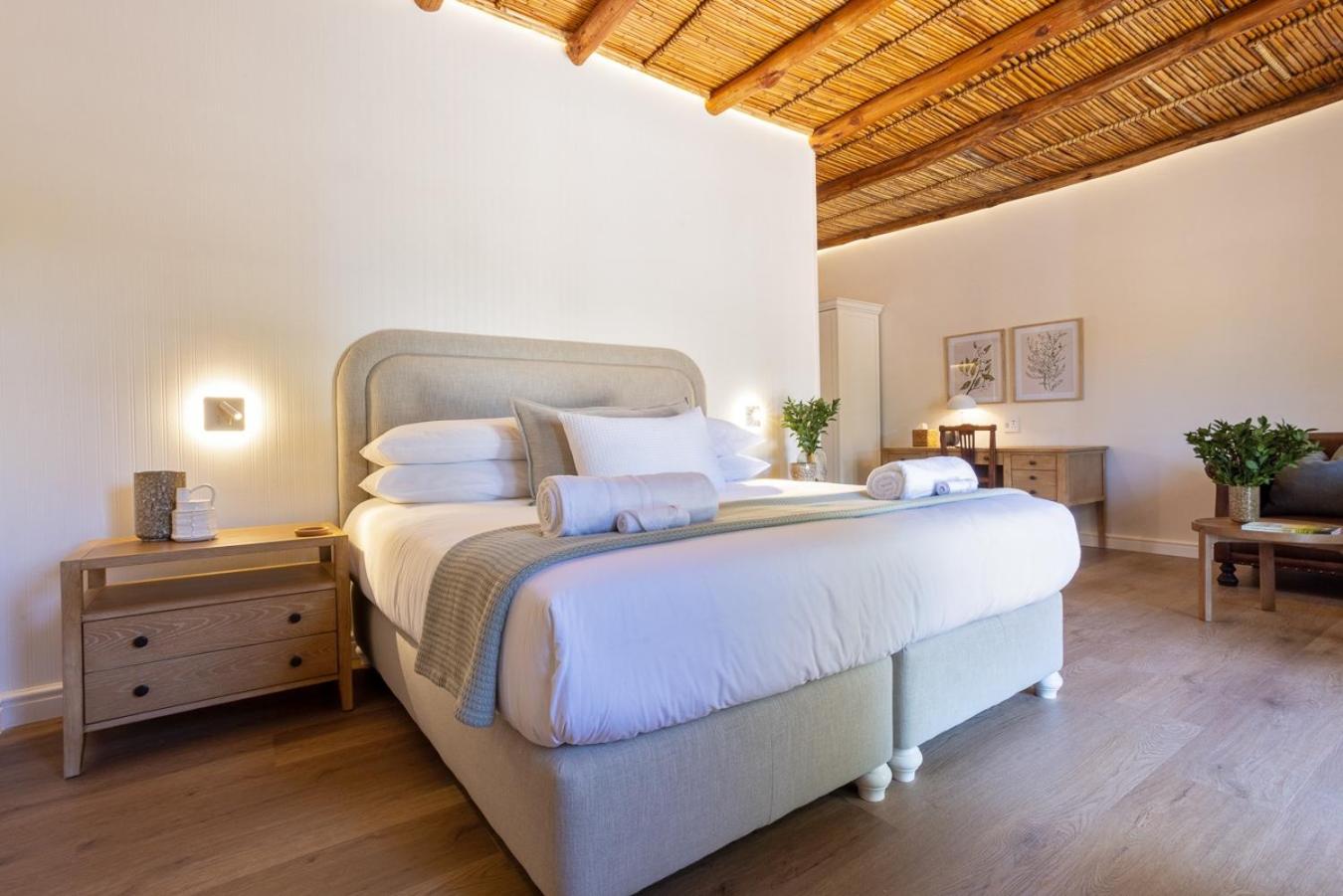 Deluxe, Suite, Queen Bed