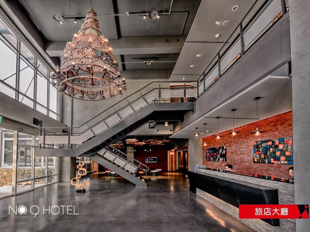 No.9 Hotel 53/76