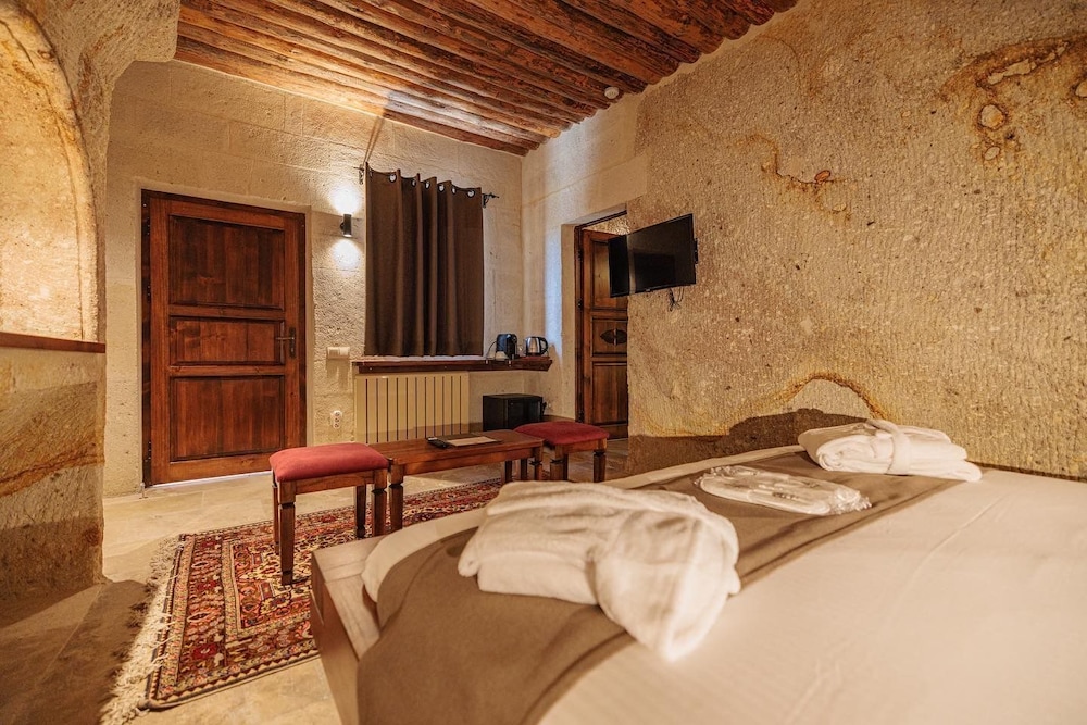 Canyon Cave Hotel 37/69