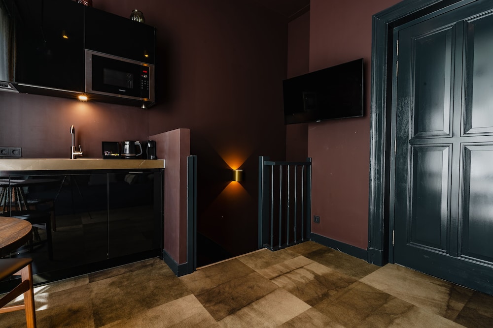 De Jonker Urban Studios & Suites 12/60